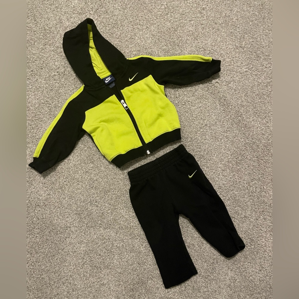 NIKE 6-9M Outfit